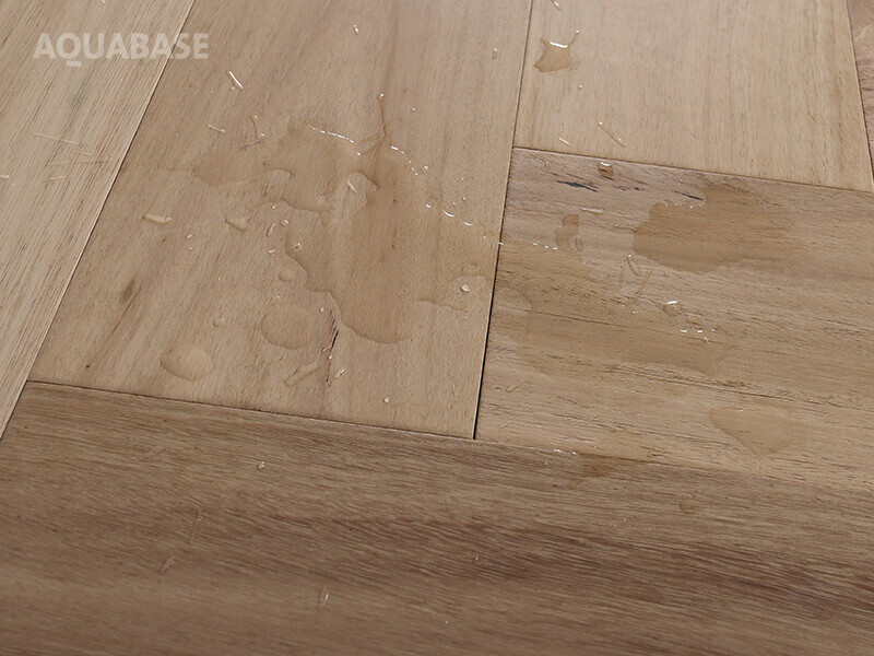 HERRINGBONE-BLACKBUTT