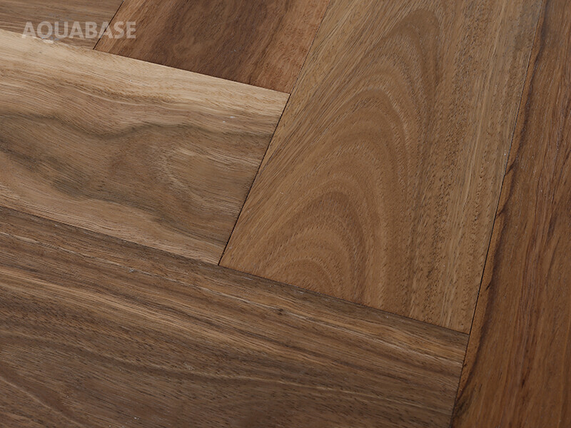 HERRINGBONE-SPOTTED GUM