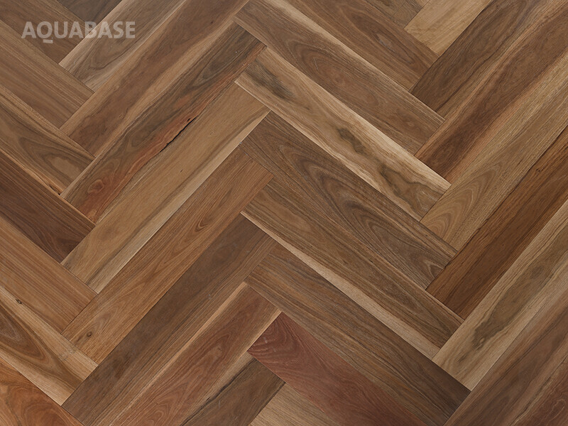 HERRINGBONE-SPOTTED GUM