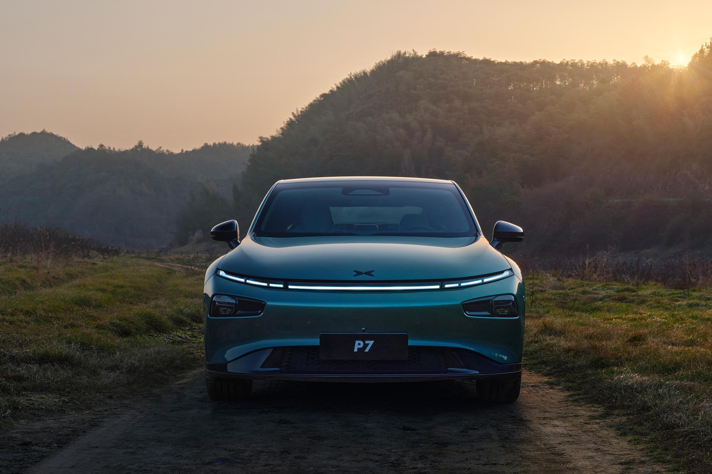 STOCK XPENG 2023 P7i max 702km pure electric car chinese electric car for adult