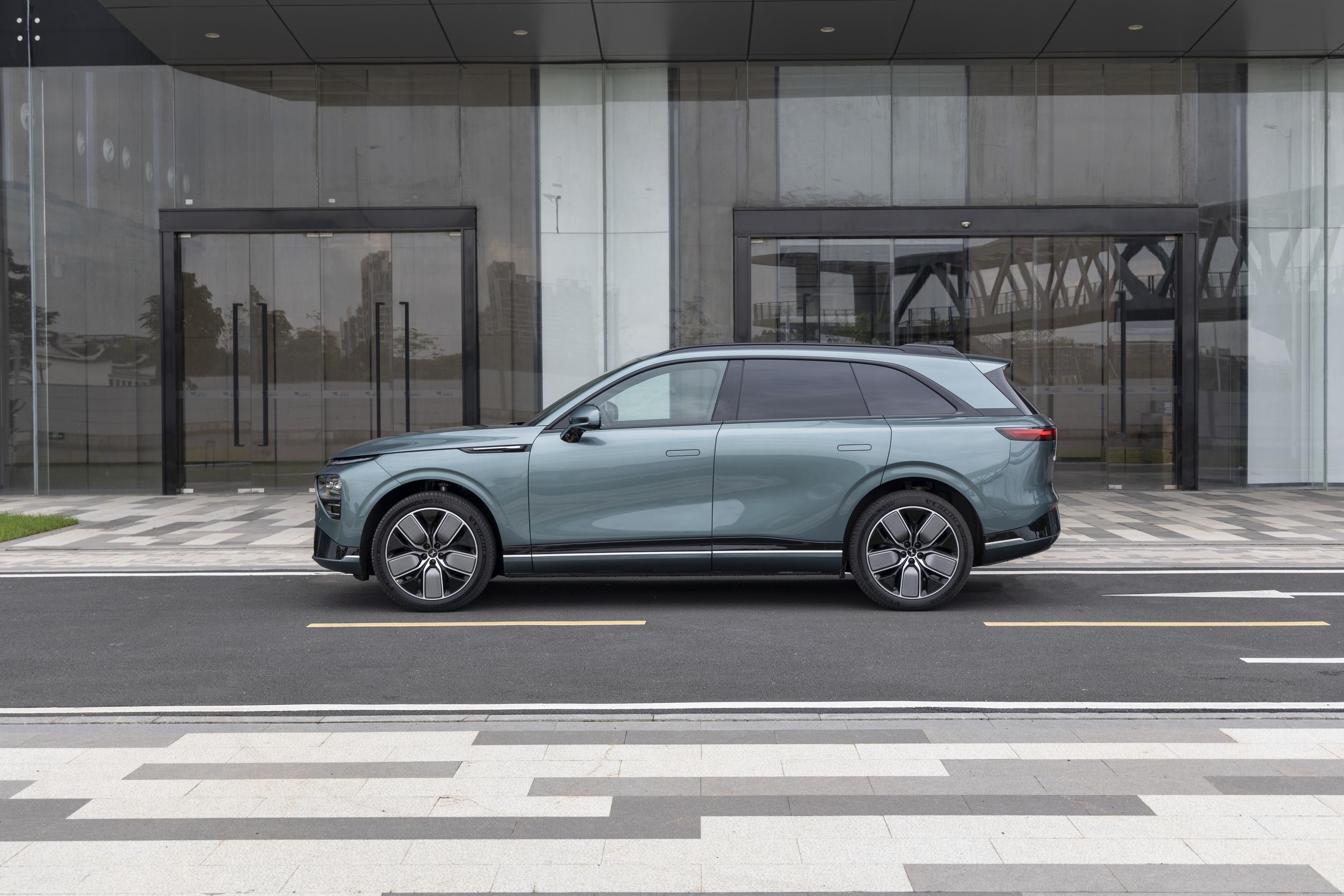 Hot Sale 2024 Smart Long Range 500 KM New Energy Vehicle XPeng G9 EV Electric Car In Stock