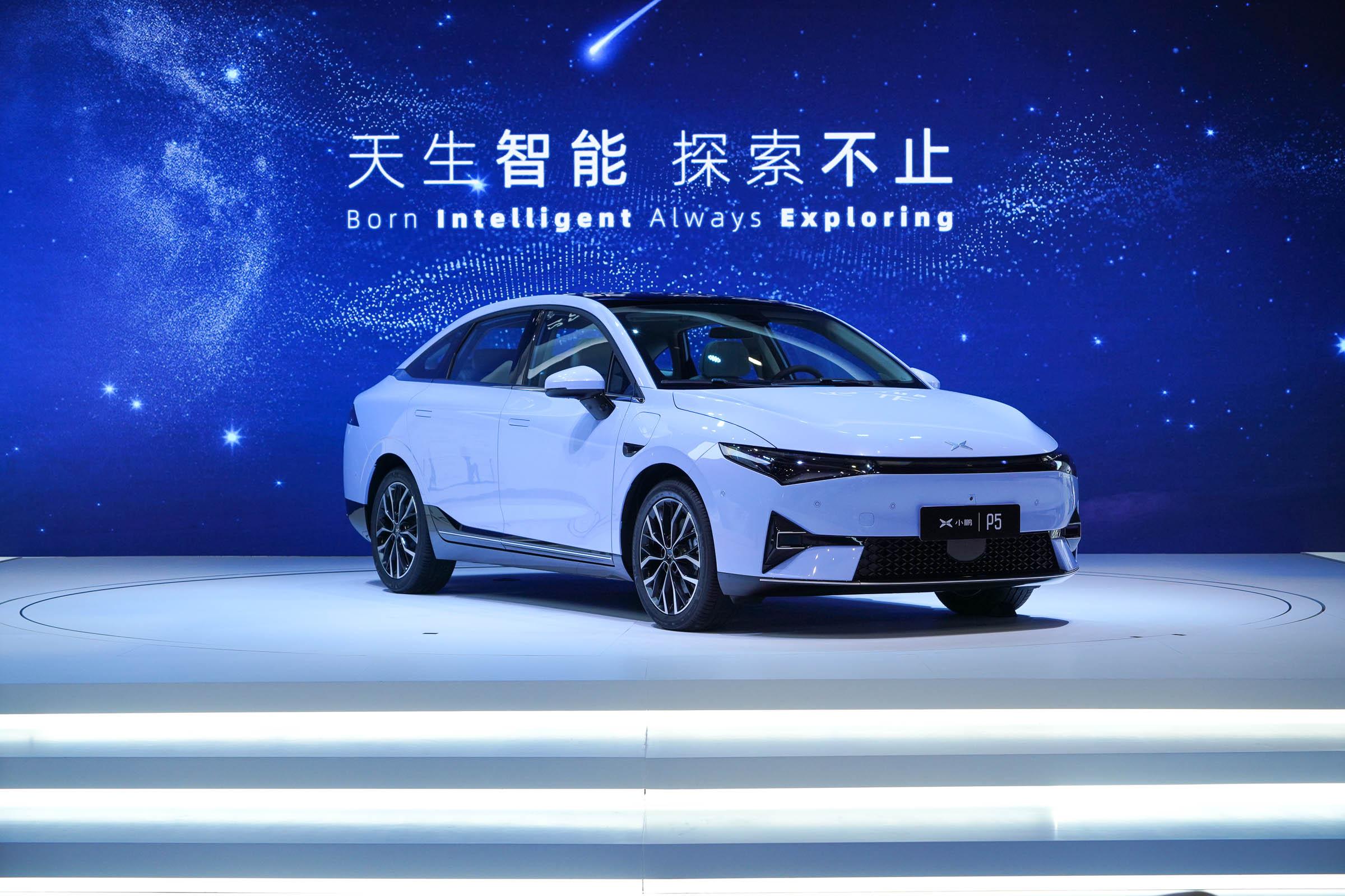 Auto Xpeng P5 2021 460G In Stock New Energy Vehicle Foue Door High Speed Ev Car Strong Power