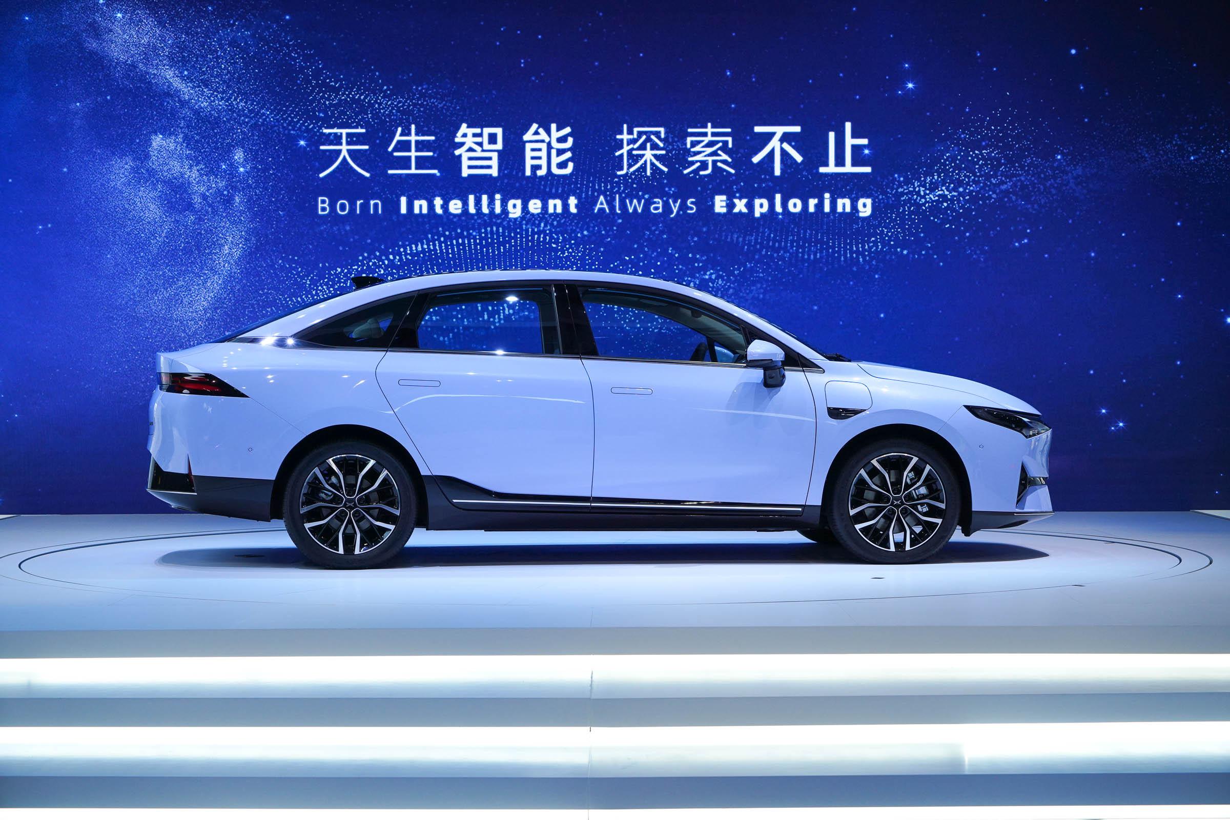 Auto Xpeng P5 2021 460G In Stock New Energy Vehicle Foue Door High Speed Ev Car Strong Power