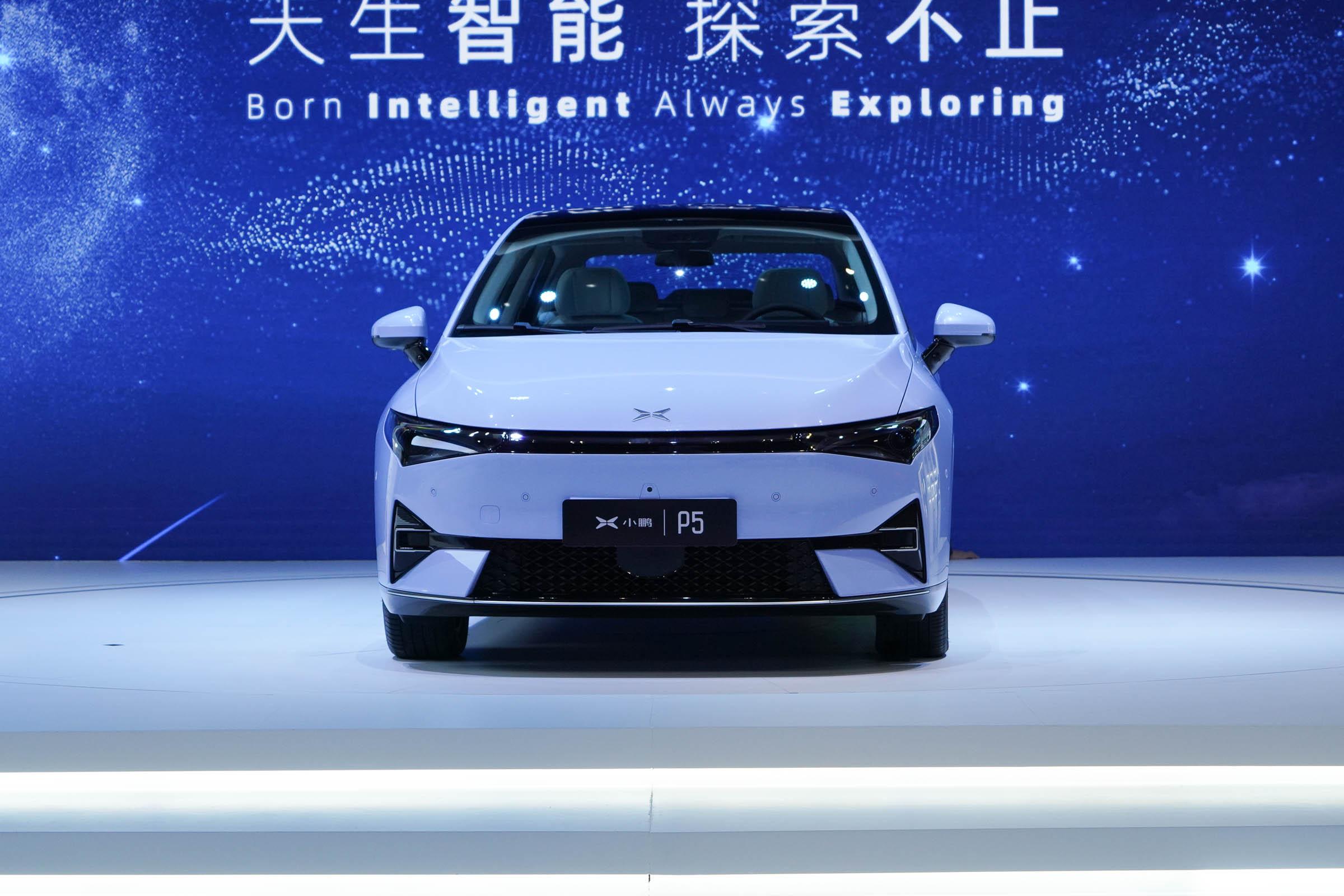 Auto Xpeng P5 2021 460G In Stock New Energy Vehicle Foue Door High Speed Ev Car Strong Power