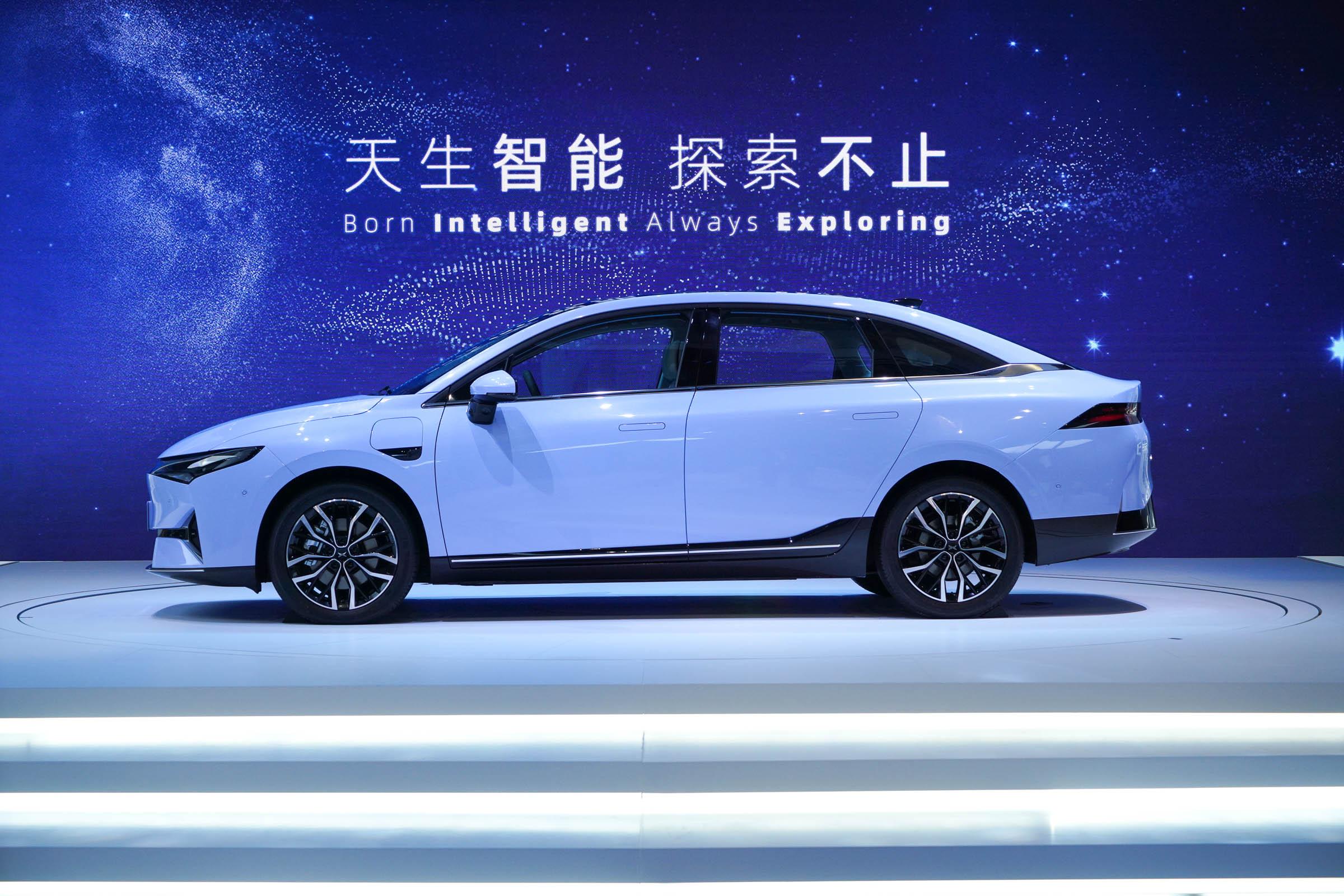 Auto Xpeng P5 2021 460G In Stock New Energy Vehicle Foue Door High Speed Ev Car Strong Power