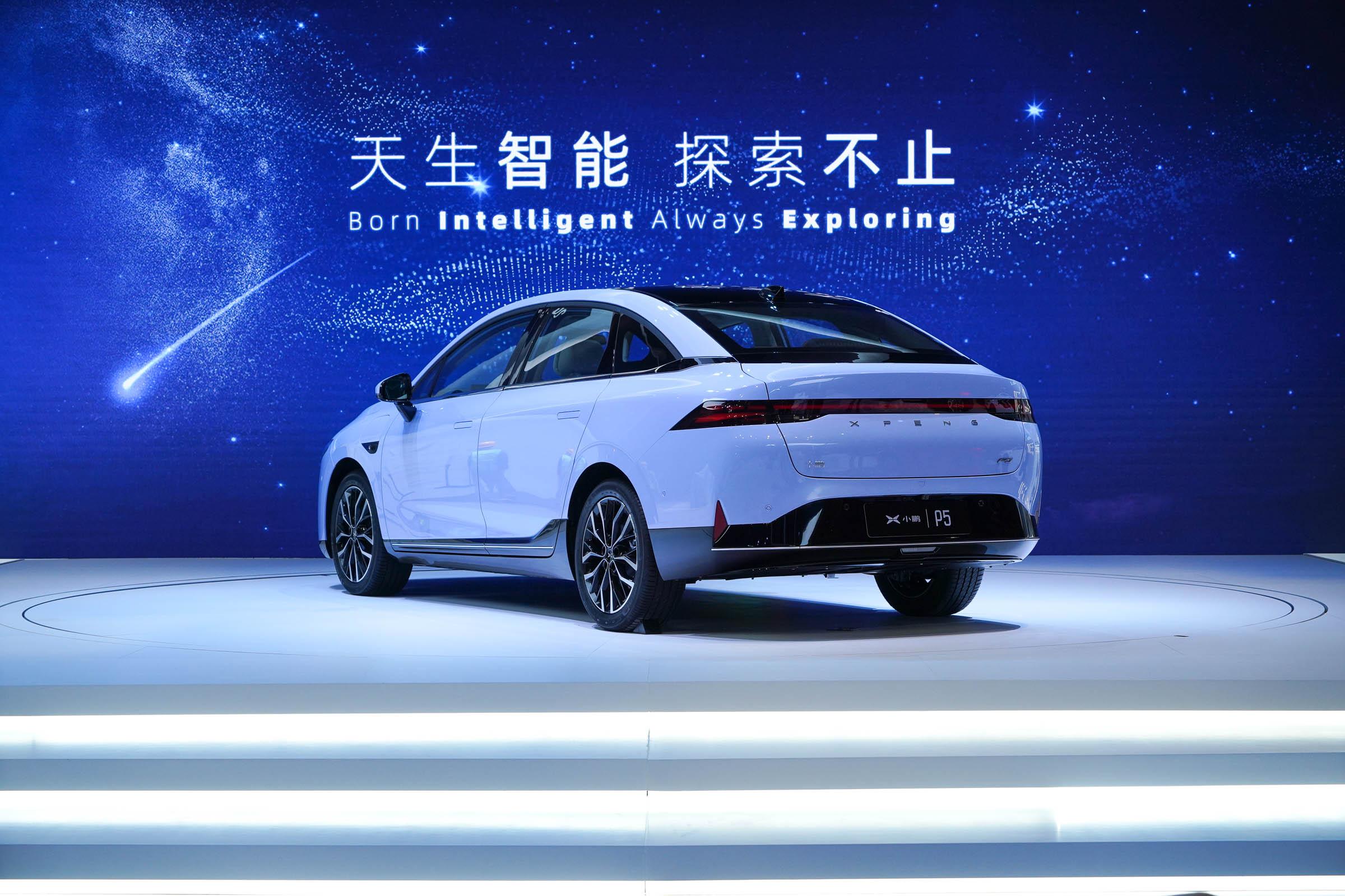Auto Xpeng P5 2021 460G In Stock New Energy Vehicle Foue Door High Speed Ev Car Strong Power