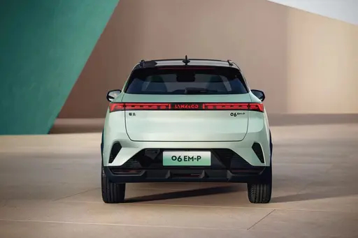 New energy car lynk&co 06 EM-P 126 PRO new energy fast speed luxury customized color electric vehicles