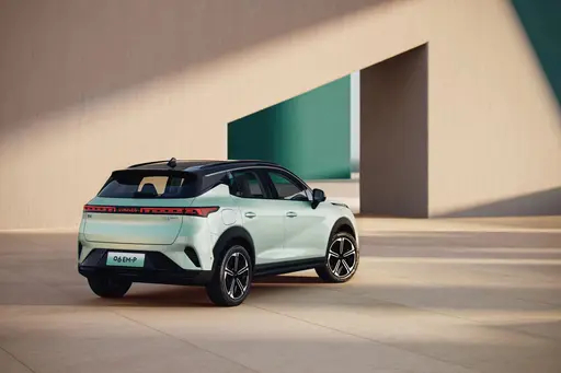 New energy car lynk&co 06 EM-P 126 PRO new energy fast speed luxury customized color electric vehicles