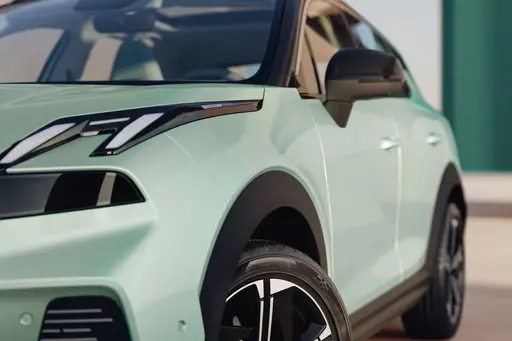 New energy car lynk&co 06 EM-P 126 PRO new energy fast speed luxury customized color electric vehicles