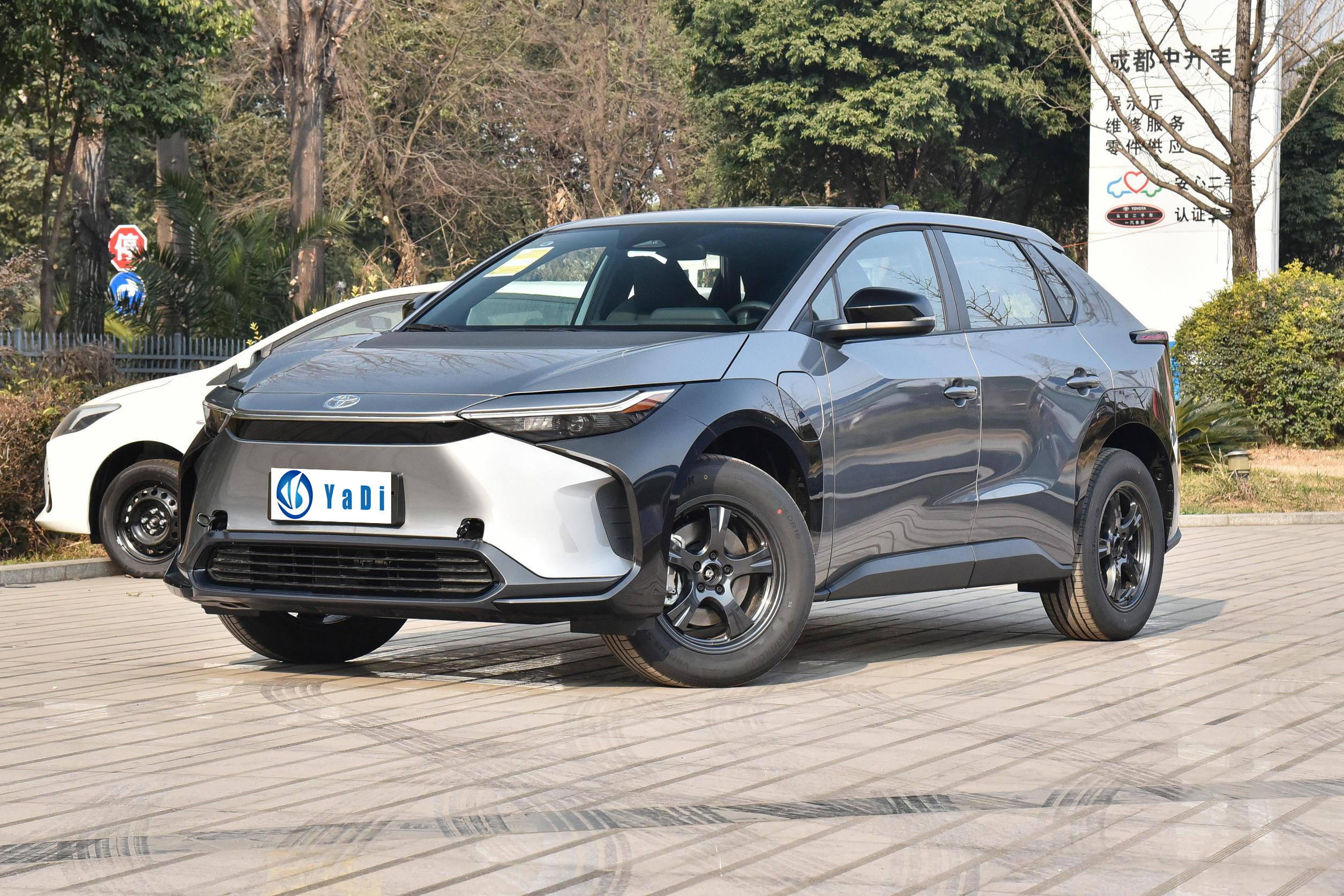 2023 China Top Sell Toyota bZ3 Smart Electric Car Model Sedan Adult