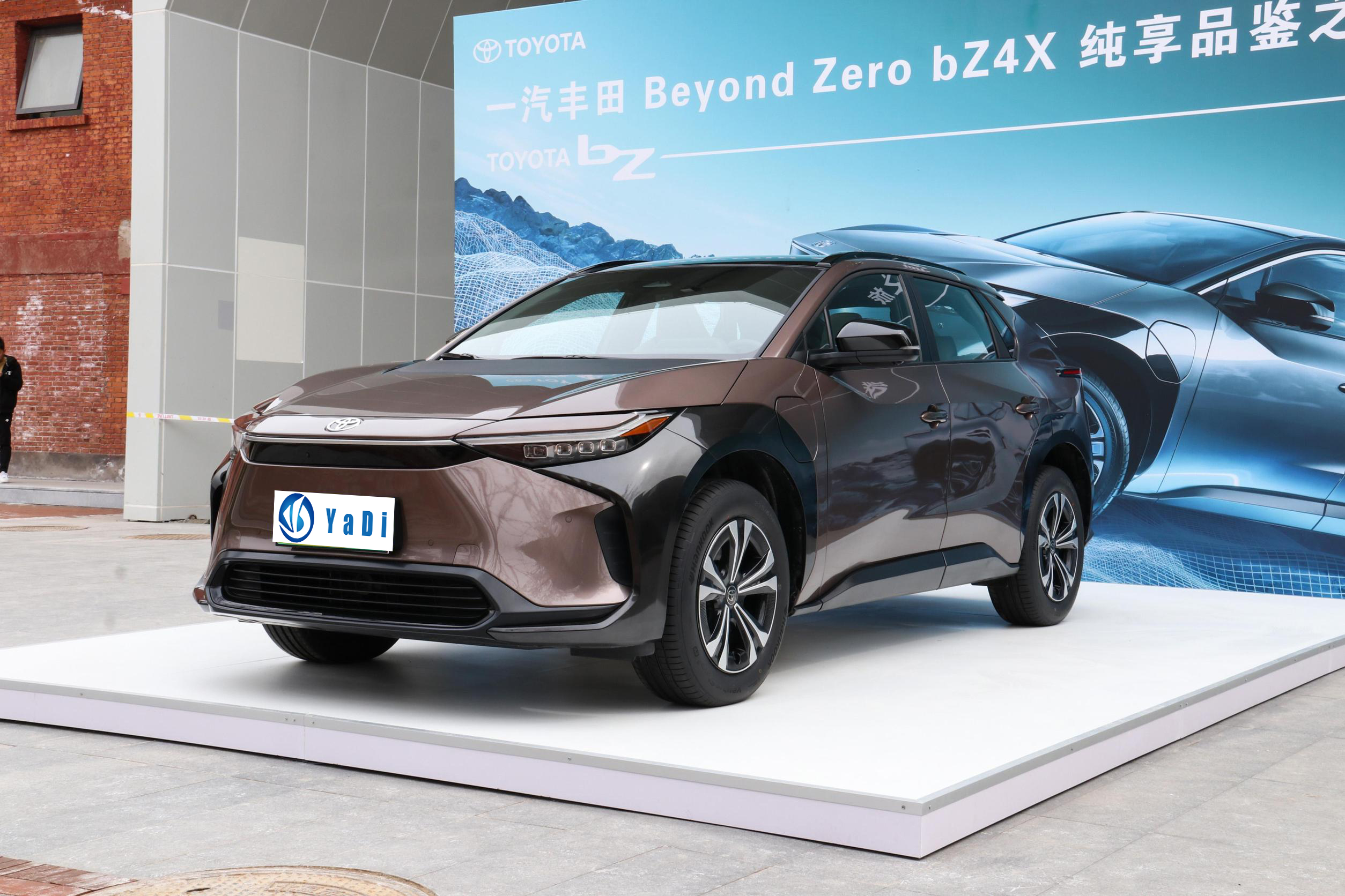 2023 China Top Sell Toyota bZ3 Smart Electric Car Model Sedan Adult