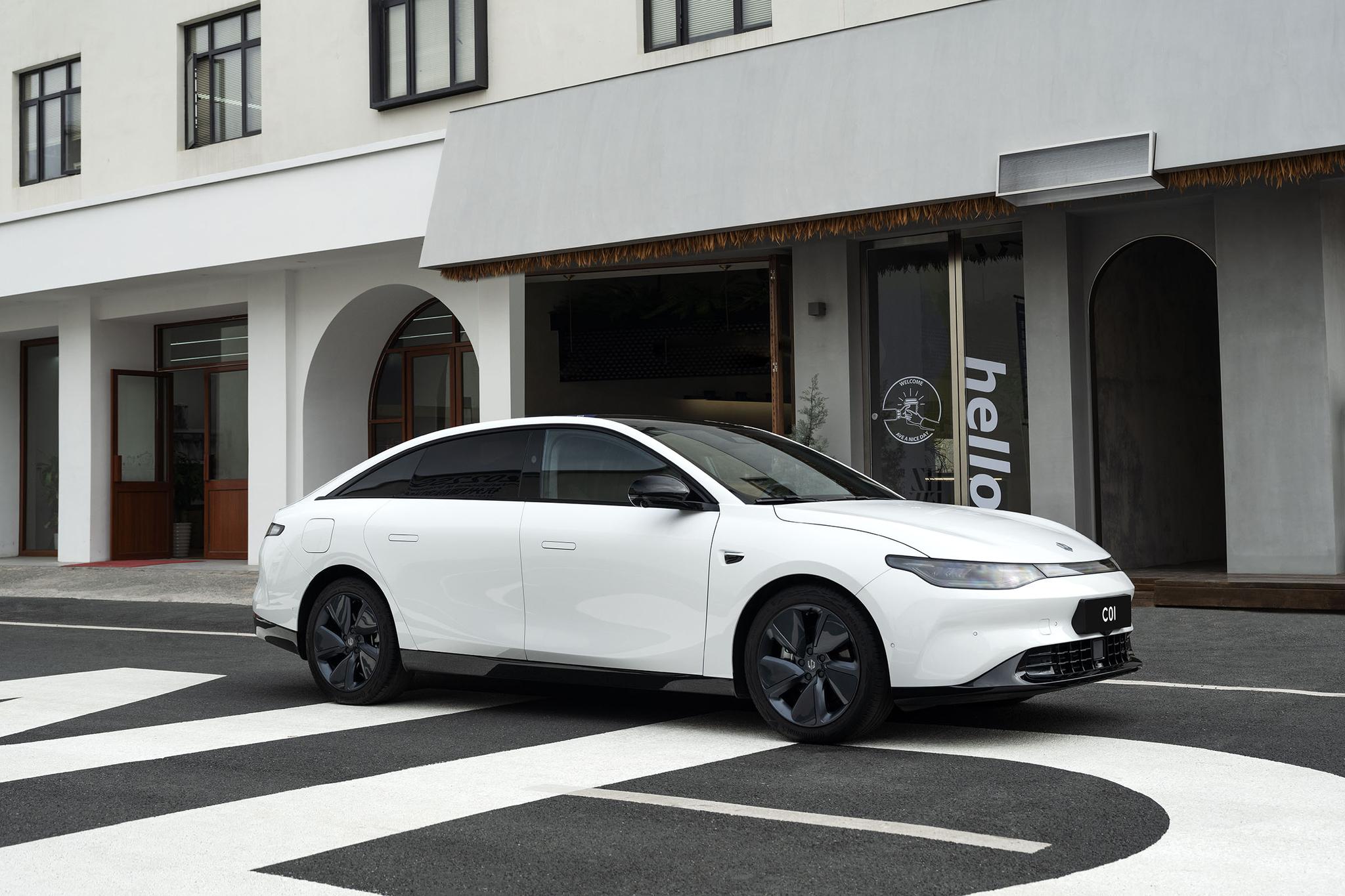 China New Energy Vehicles Lingpao C01 Electric Car Long Endurance 606 Km Version New Energy Ev Car