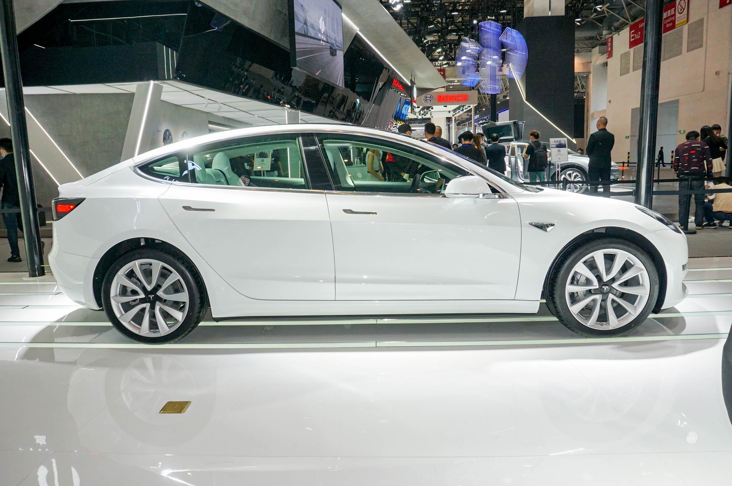 Chinese electric car manufacturers large battery pack New energy vehicle Tesla Model 3