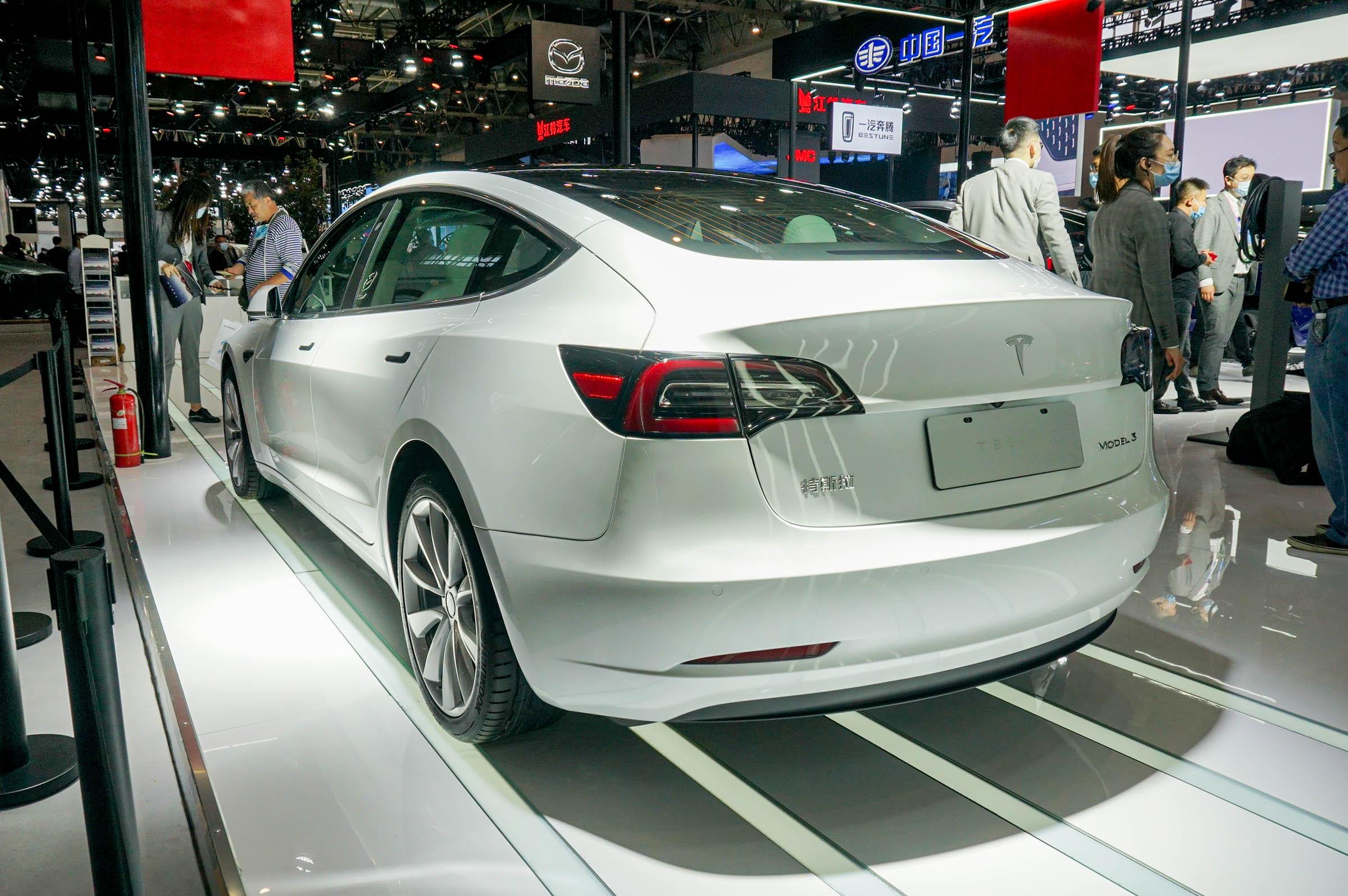 Chinese electric car manufacturers large battery pack New energy vehicle Tesla Model 3