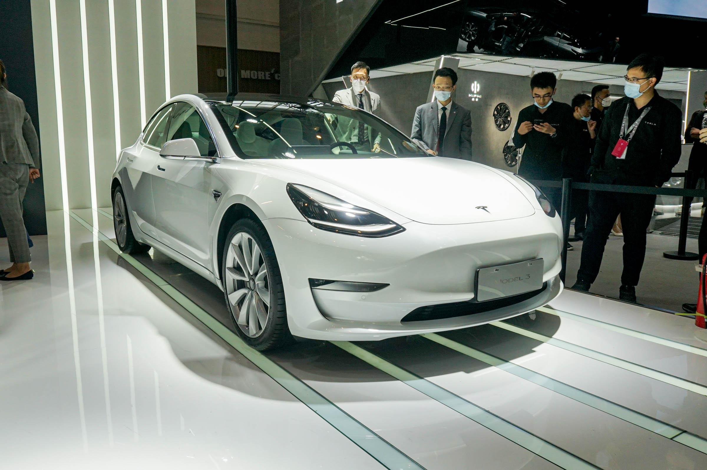 Chinese electric car manufacturers large battery pack New energy vehicle Tesla Model 3