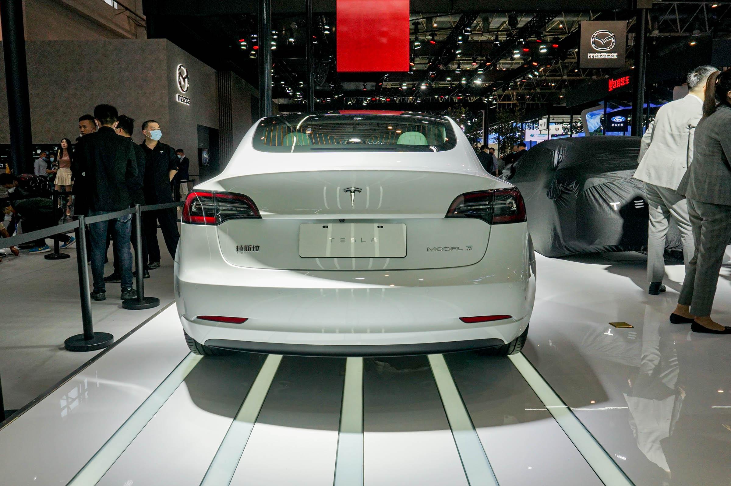 Chinese electric car manufacturers large battery pack New energy vehicle Tesla Model 3