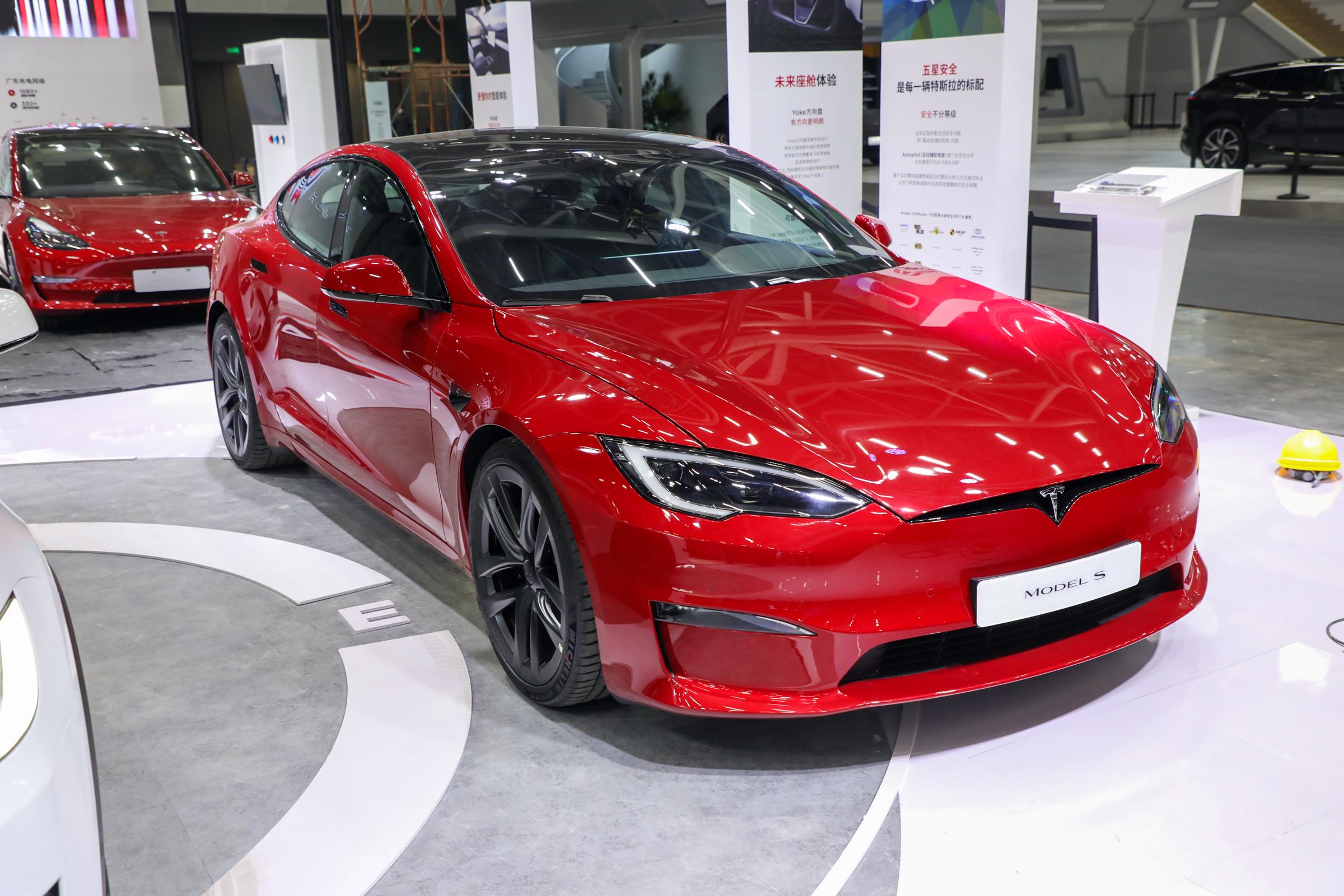 2024 Tesla Electric Car Performance EV Sedan Car High Speed New Energy Vehicles Tesla Model S Plaid for Sale
