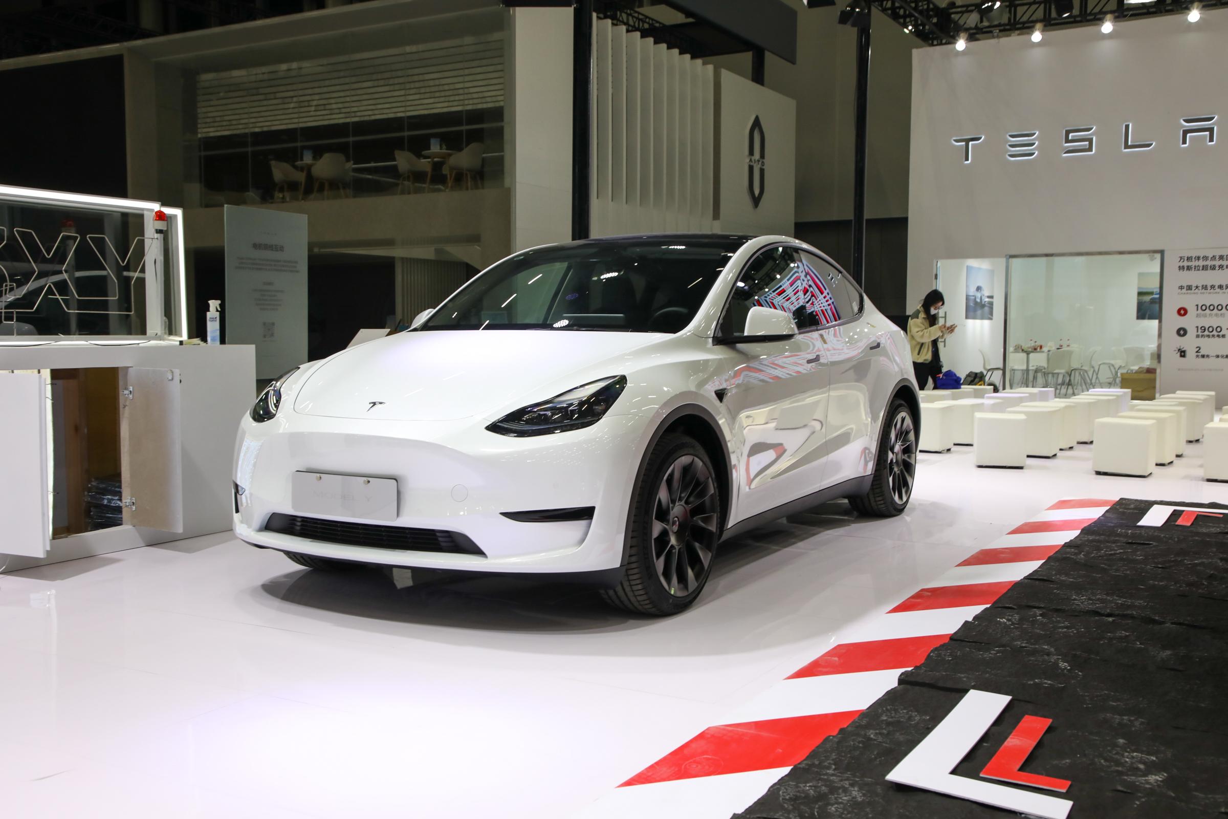 tesla model y 4 wheel 5 seats electric suv adult car tesla electric vehicle 2024 ev car new energy vehicles suv