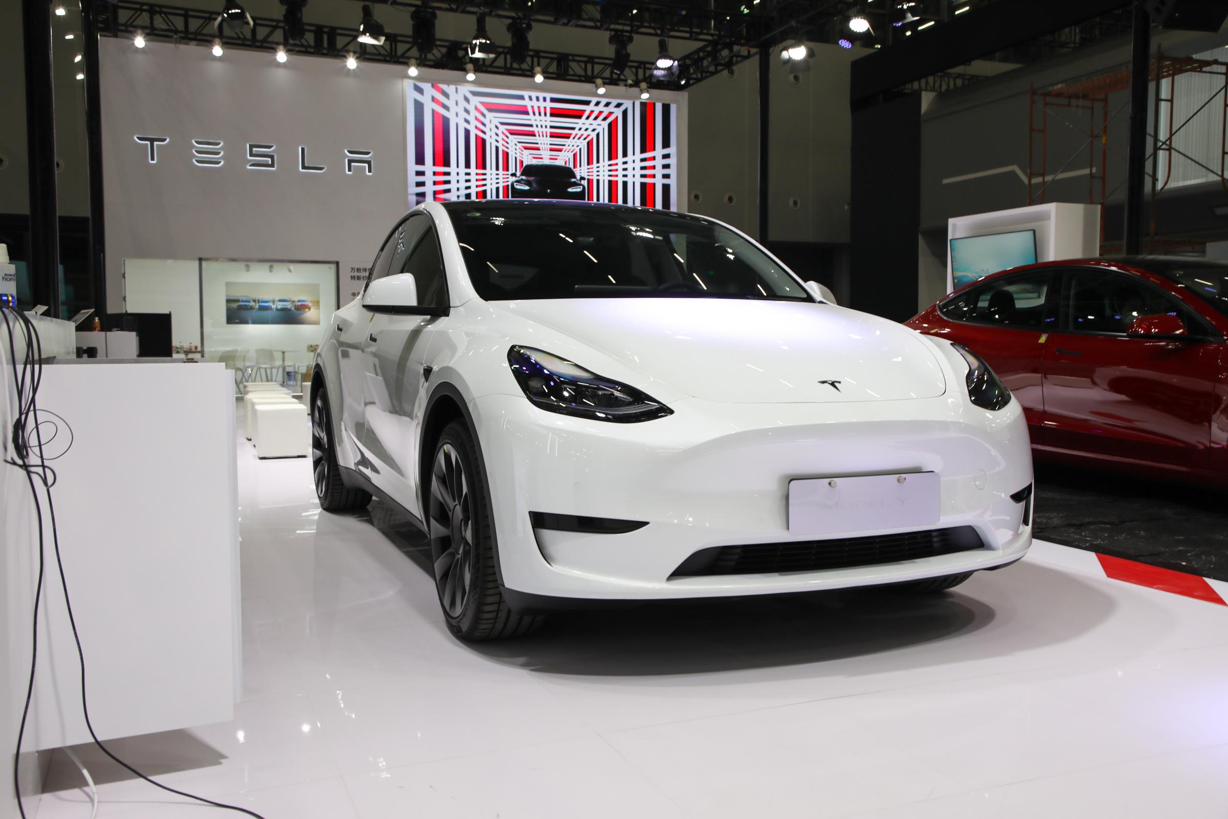 tesla model y 4 wheel 5 seats electric suv adult car tesla electric vehicle 2024 ev car new energy vehicles suv