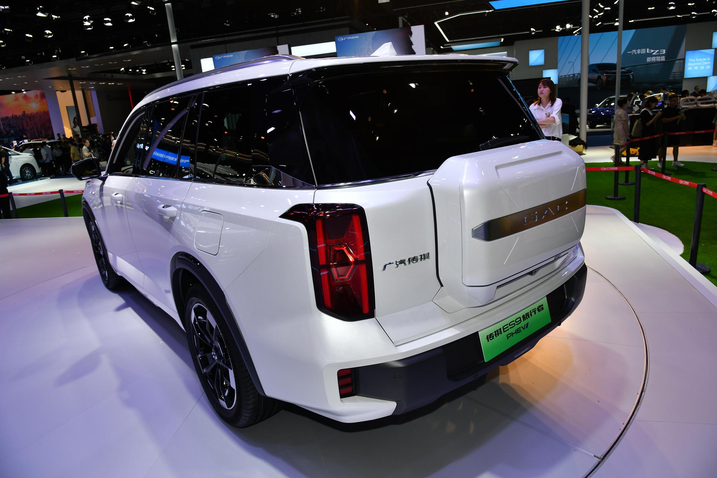 Best Selling New Energy Vehicle SUV GAC Trumpchi ES9 2023 PHEV 143KM Pro Long Range Electric Vehicle