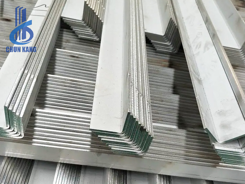 008Cr27Mo/S44627,XM-27 Stainless Steel Angle