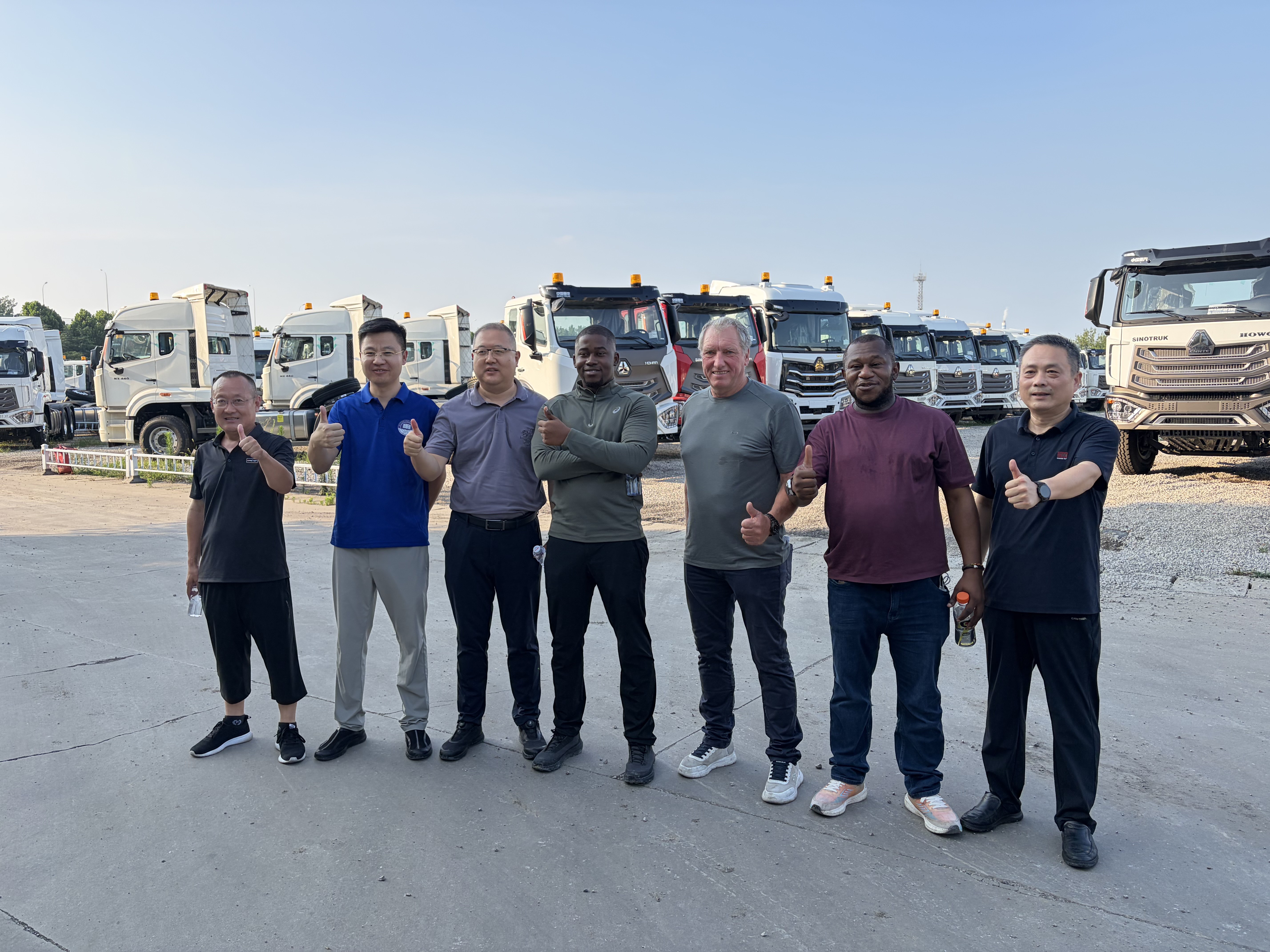 Warm Visit of Overseas Clients from Africa to SINOTRUK Factory