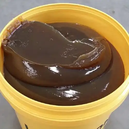 Lubricating grease