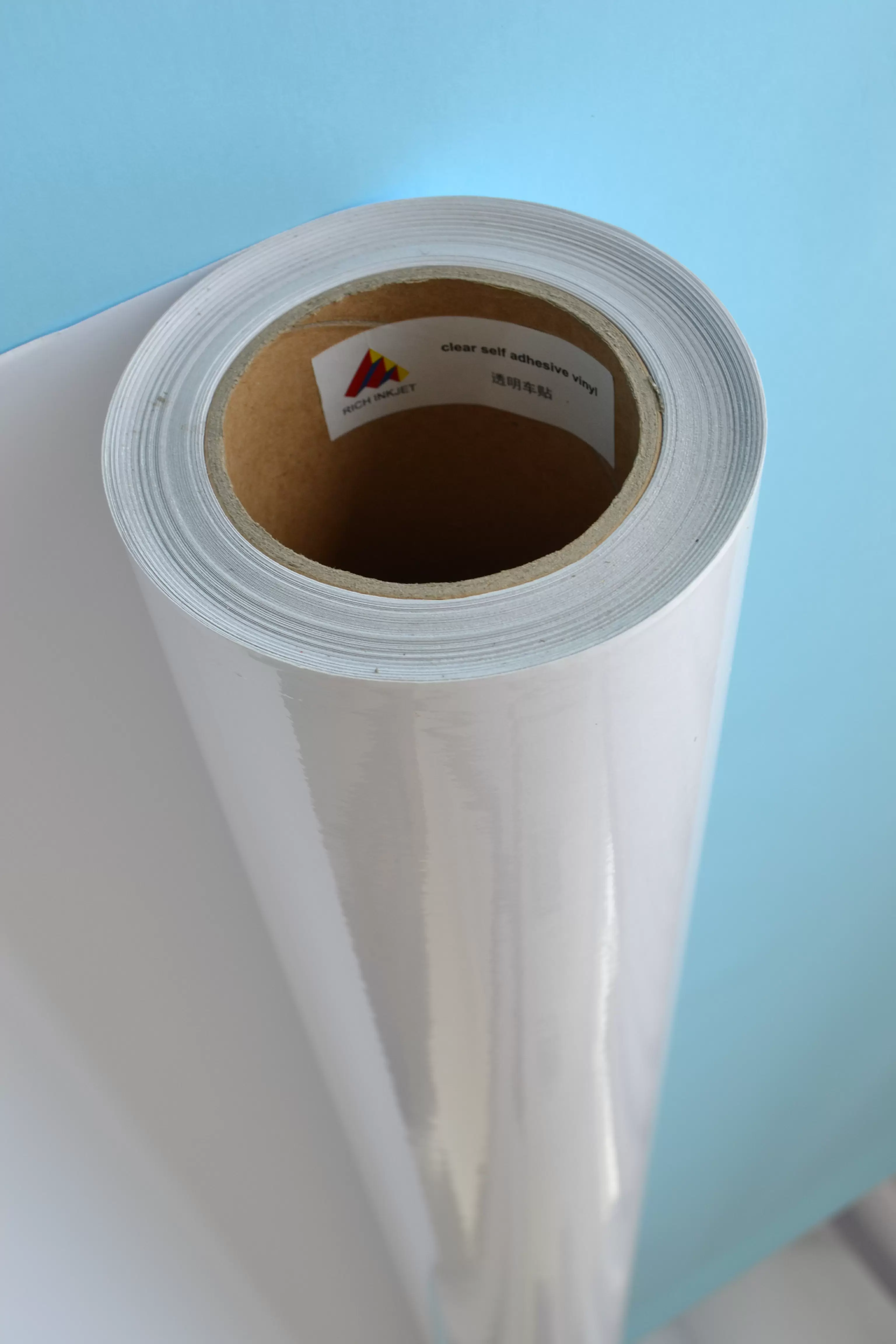 Transparent self adhesive vinyl