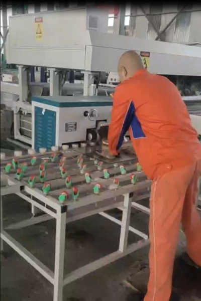 Shandong Dongying Xingchuan Toughened Glass Co., Ltd. from the use of equipment old customers 