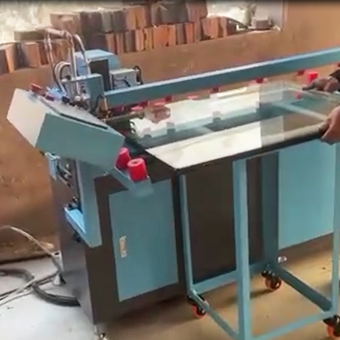 Horizontal gluing machine
