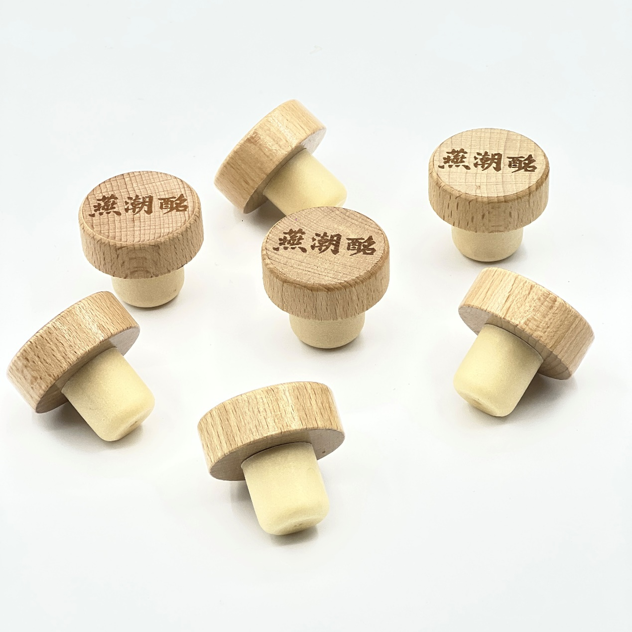 Exquisite carved sealed cork bottle cap for wine bottles, featuring a T-shaped cork and a wooden lid on a glass bottle