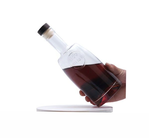 Custom-designed label for luxurious crystal glass square whisky bottle, 750m