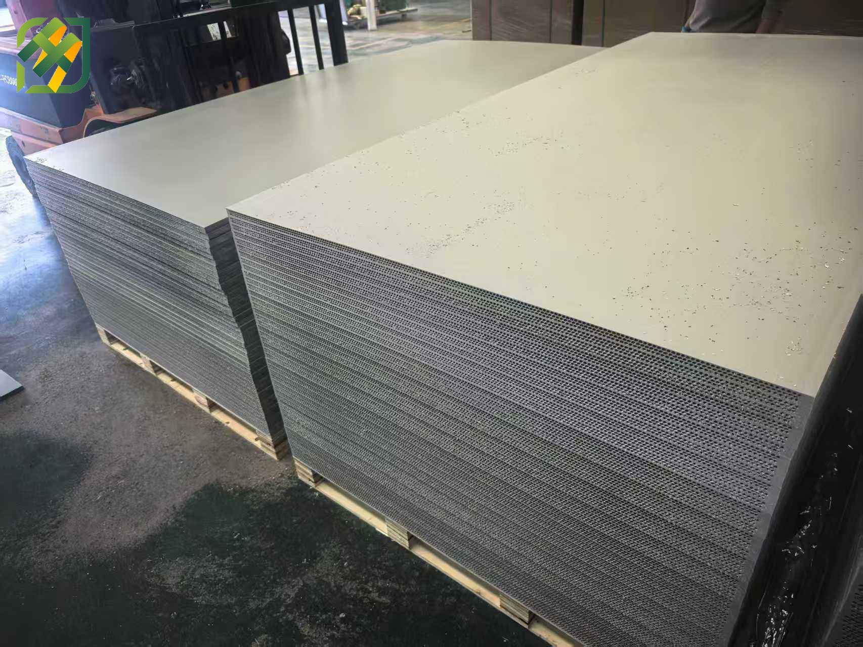 Reusable Plastic Formwork for Concrete Construction