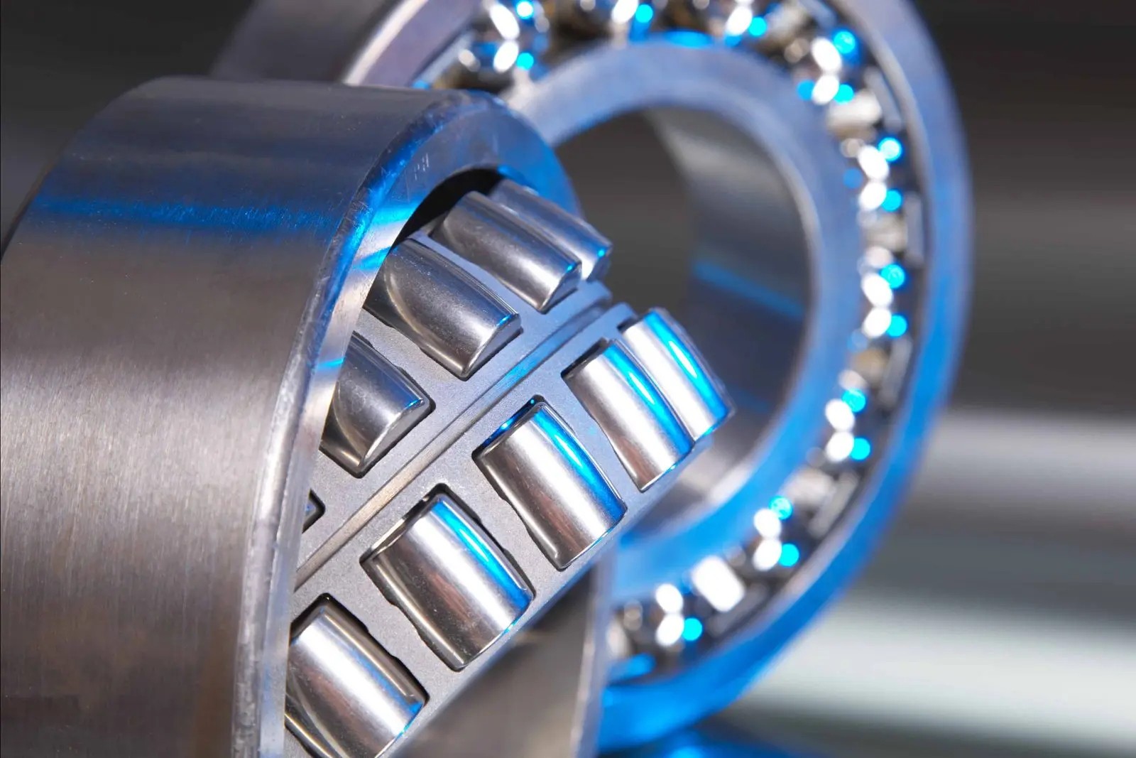 Our mainly produces are deep groove ball bearings, spherical roller bearings, tapered roller bearings.