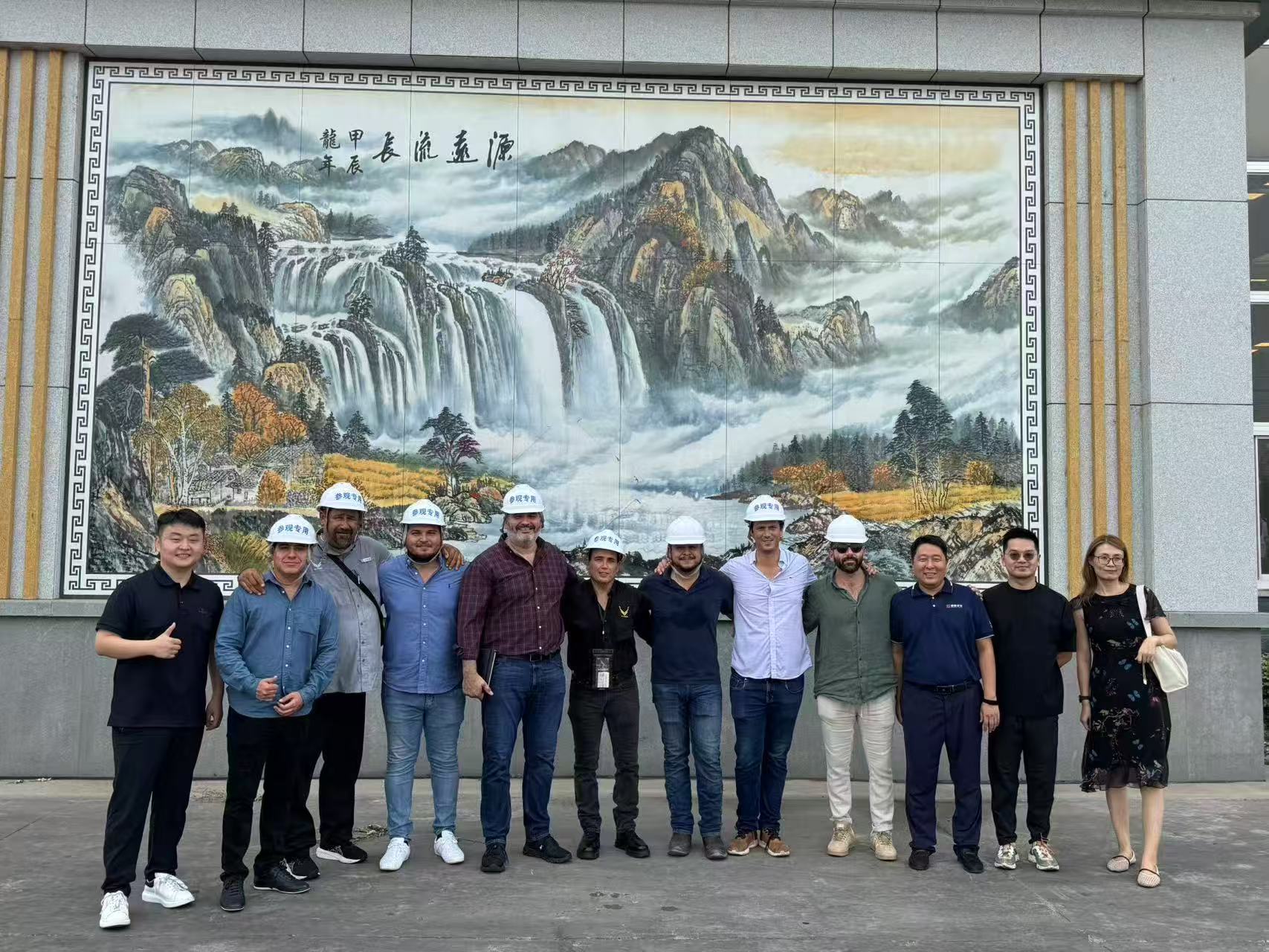 Valued Overseas Customers Visit Our Trailer Parts Manufacturing Facility for In - depth Cooperation Discussion