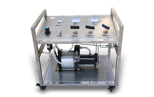 Characteristics of Small Hydraulic Testing Machine