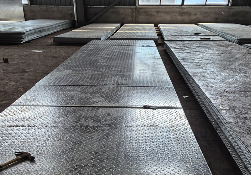 Galvanized pattern plate