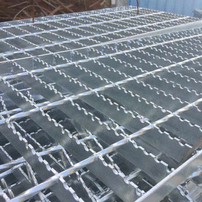 Different strips and half-moon serrated steel grilles