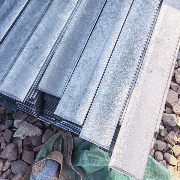 Hot rolled flat steel