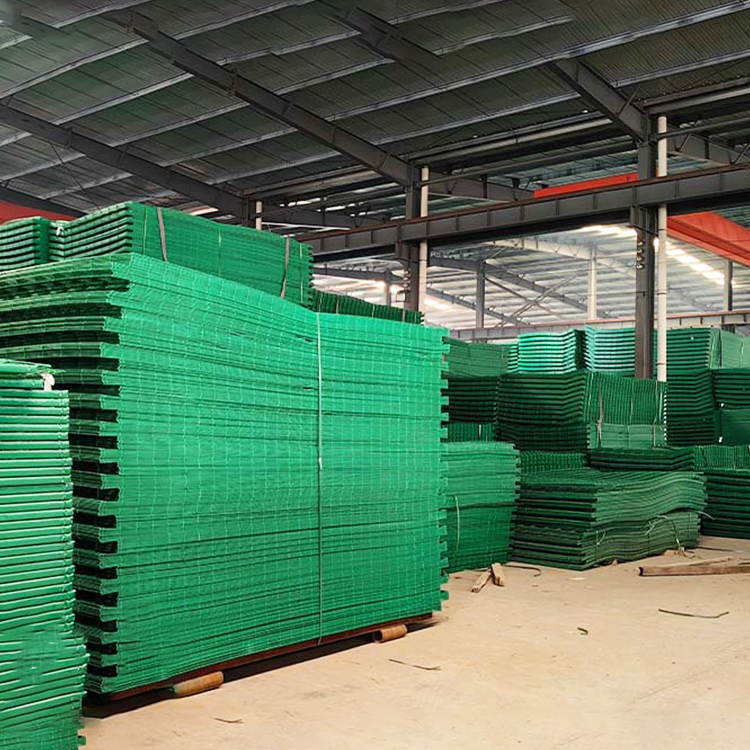 Customized Railway Fence Farming Enclosure Isolation Safety Protection Mesh Wire Mesh Fence Anti-Climbing Fence