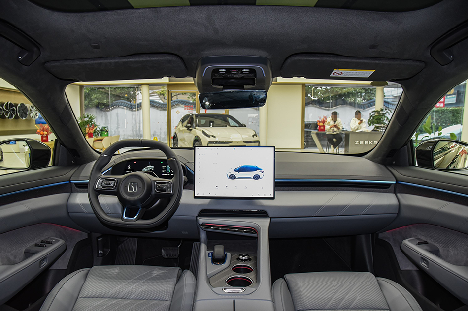 ​ZEEKR 001