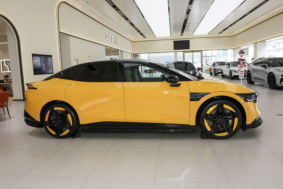 ZEEKR 007