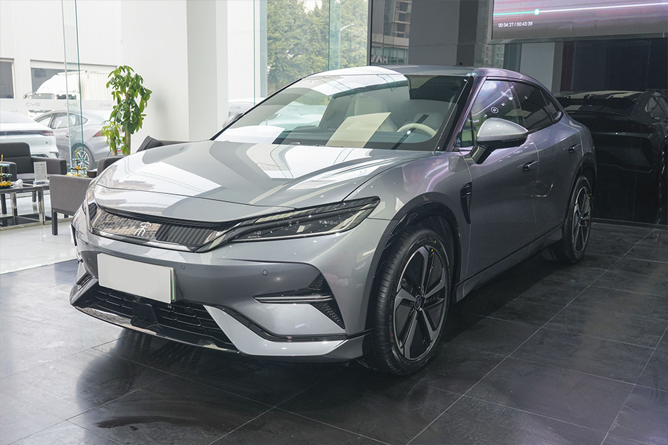 ​BYD Song L