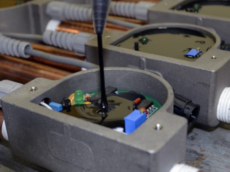 The key role of epoxy resin in the bonding and packaging of surface mount inductors