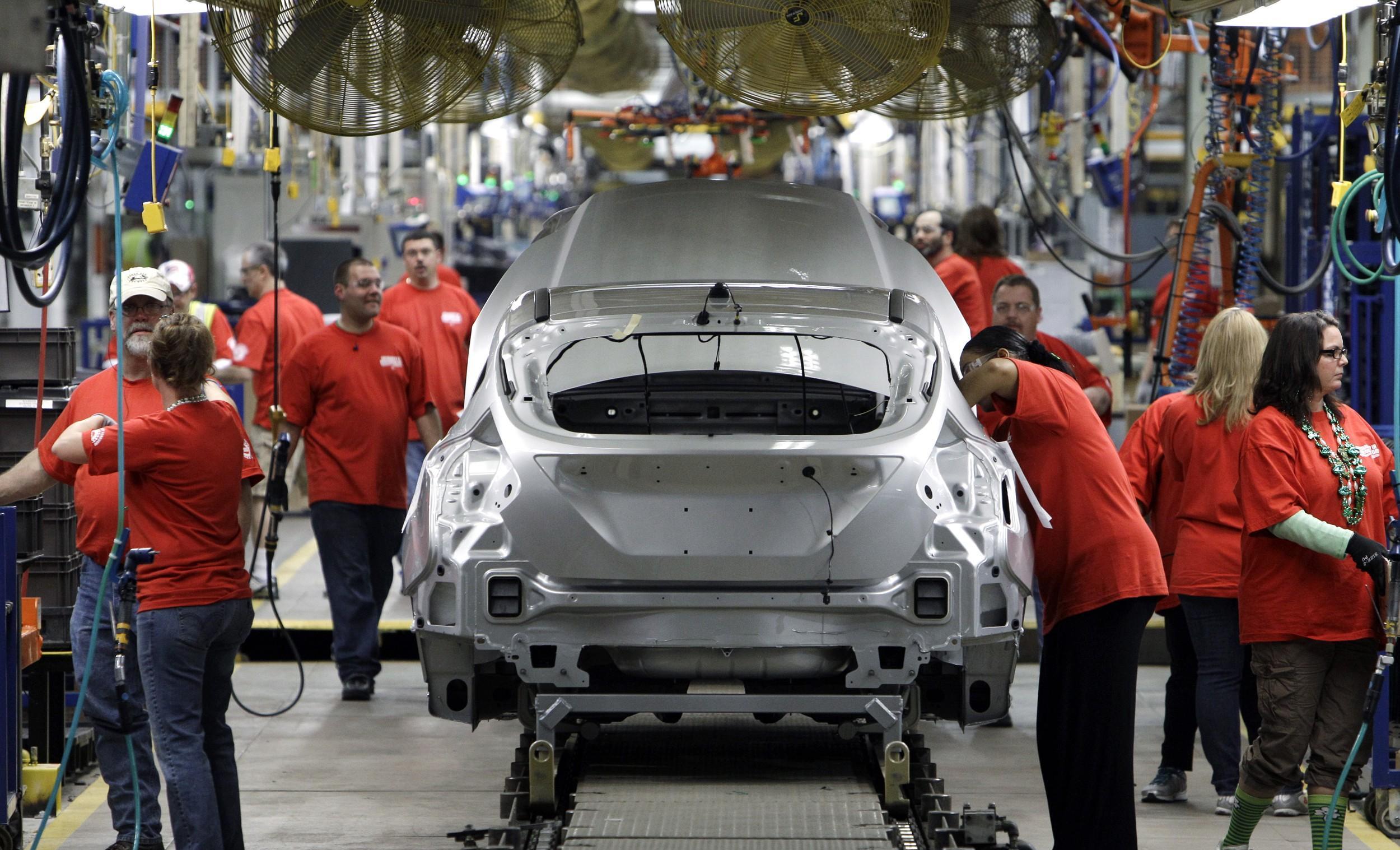 Trump announces 25% tariffs on car imports to the US