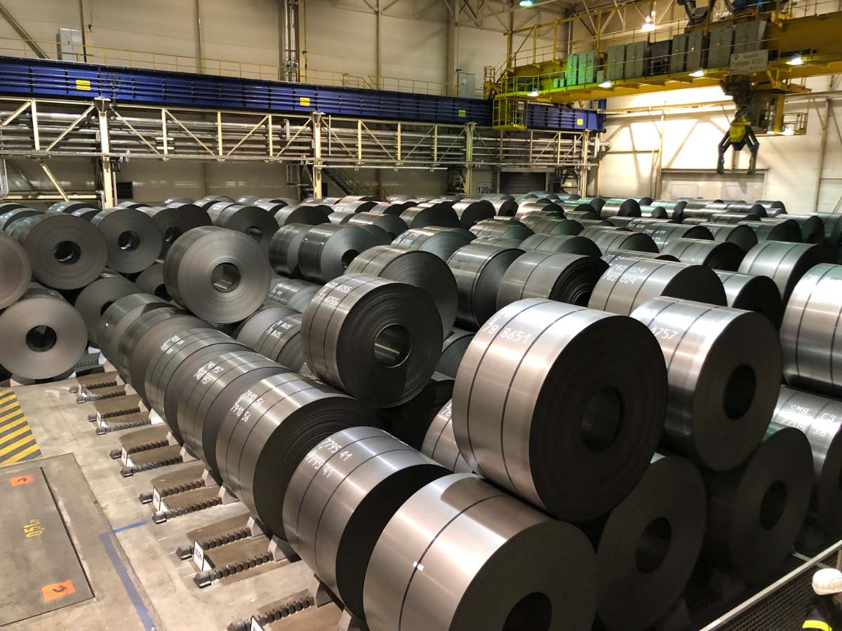 Types and applications of carbon steel