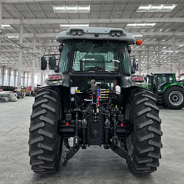 Utility Tractor :180-210HP