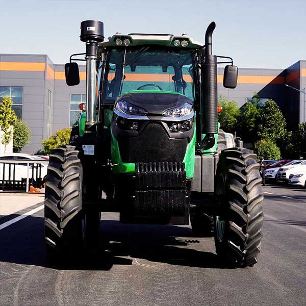 Wheeled Tractor : 220-260HP