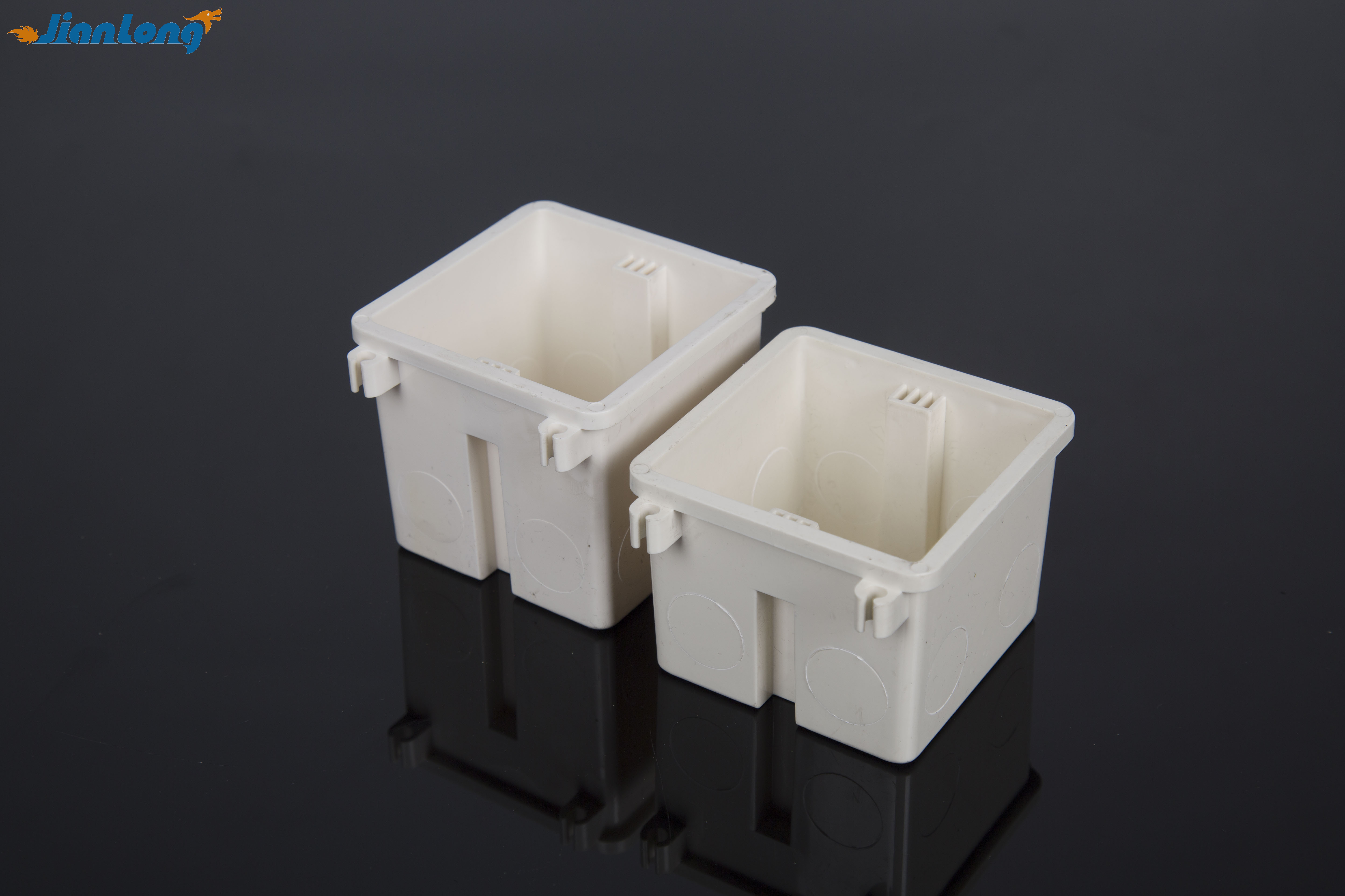 Self tapping thread threading box