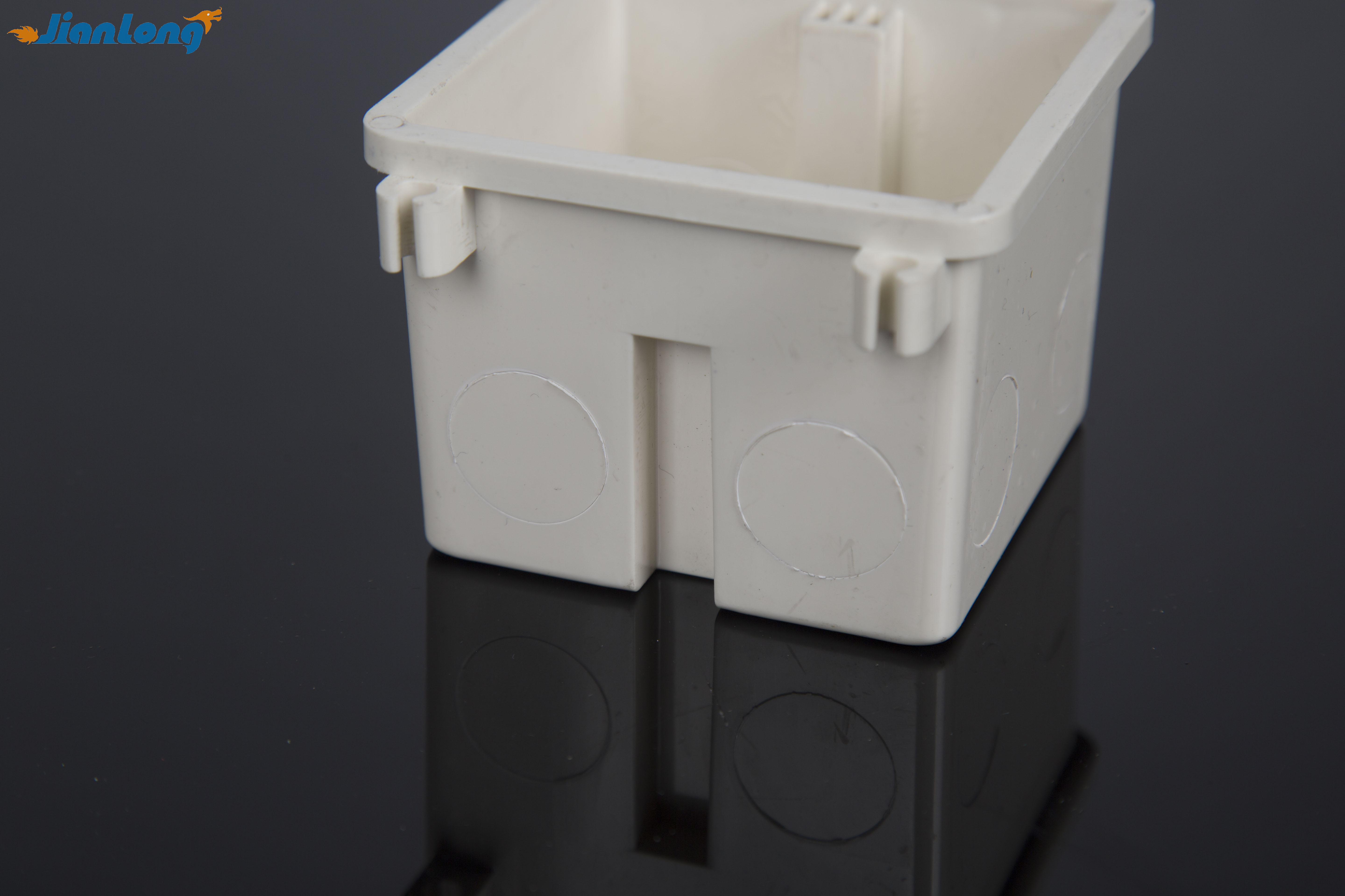 Self tapping thread threading box